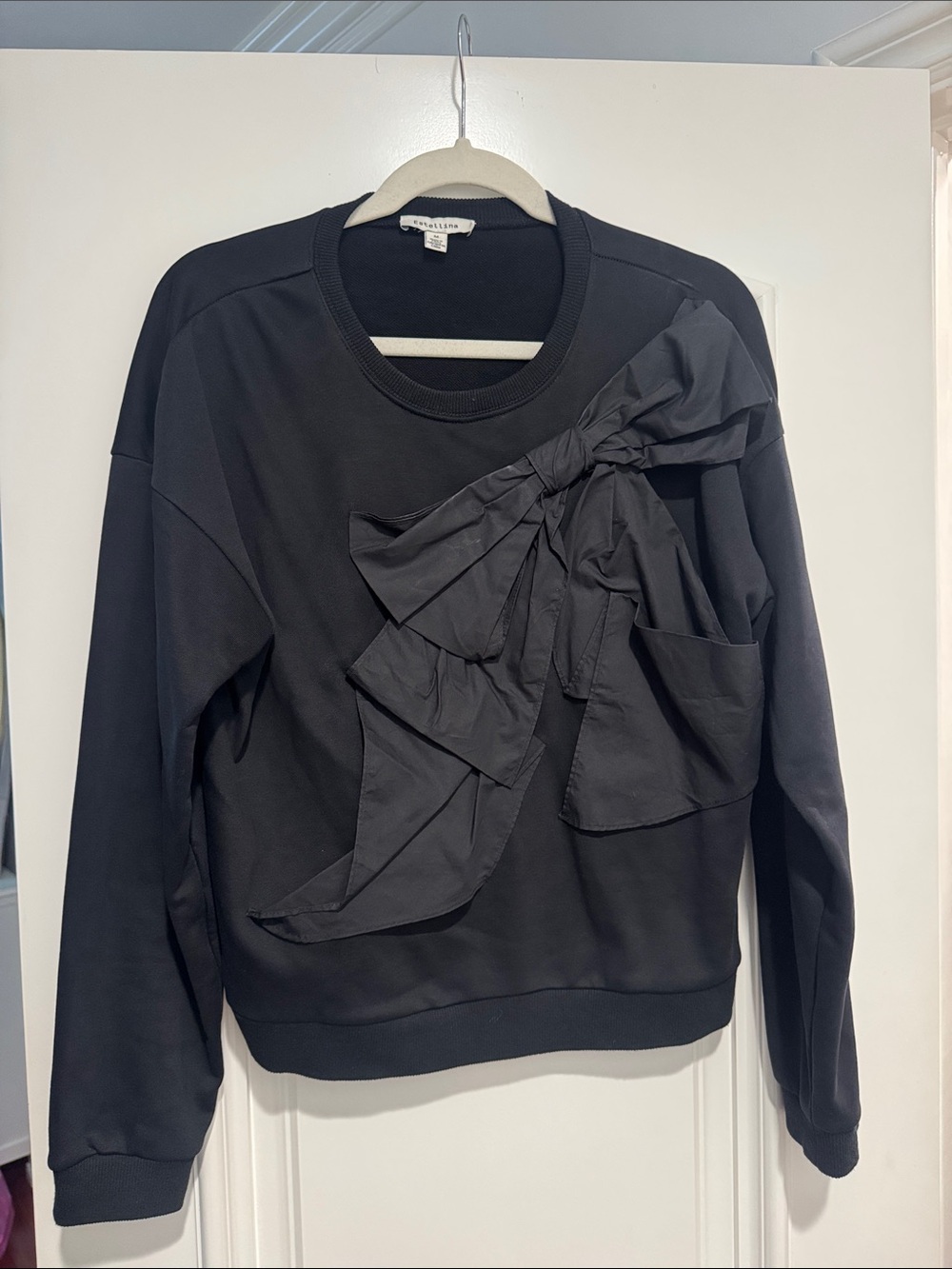 Women's Black Bow-Accent Crewneck Sweatshirt